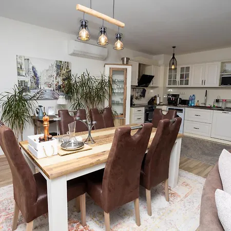 Saint George 2 Slaapkamers Met Zeezicht Apartman